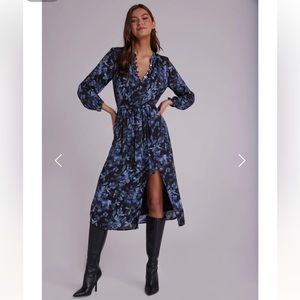 Bella Dahl-size small, Half Placket Midi Dress - Floral Frosted Print